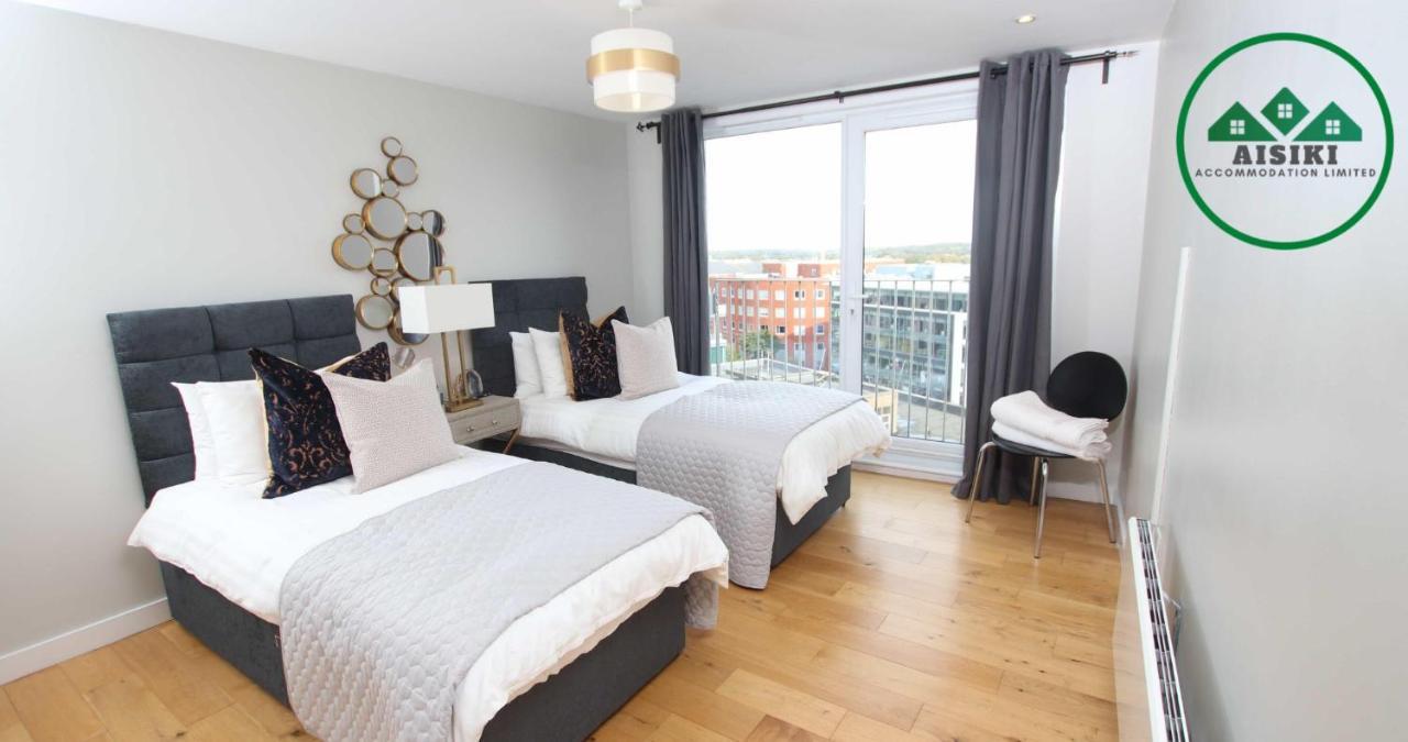 Aisiki At Clarendon Lofts, 2 Bedrooms And 2 Bathrooms Flat,king Or Twin Beds, With Free Wifi And Free Parking