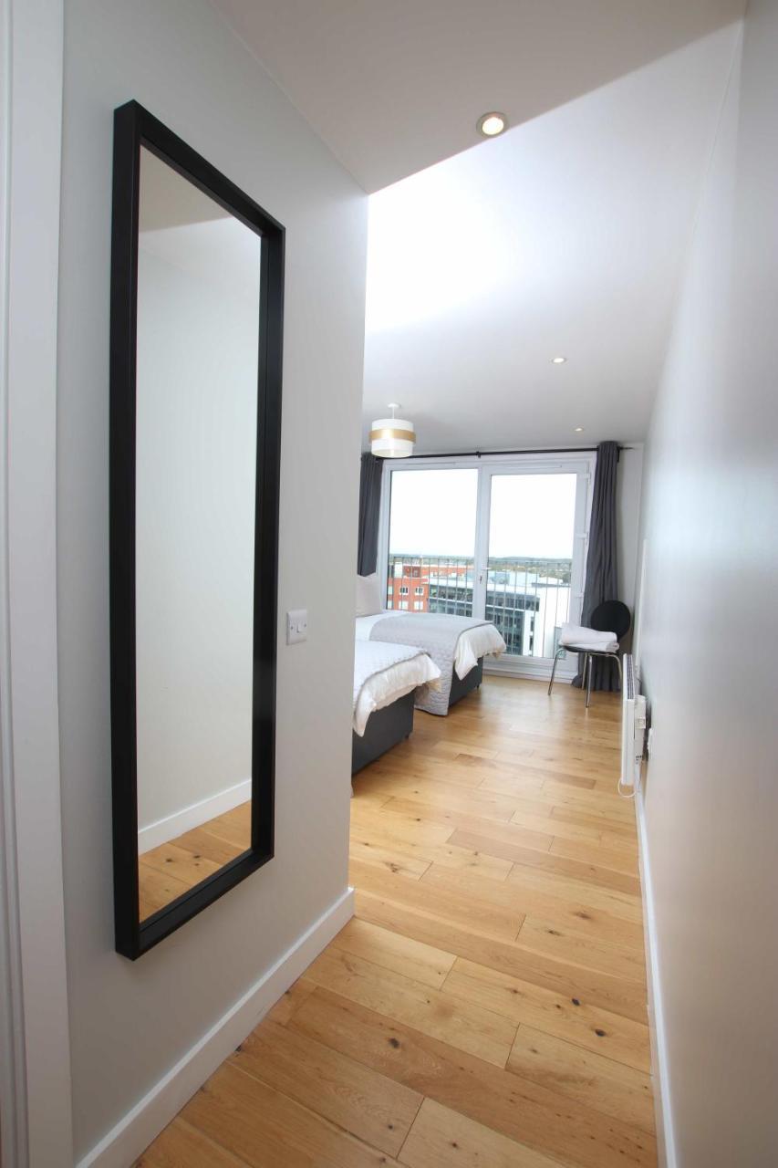 Apartment Aisiki At Clarendon Lofts, 2 Bedrooms And 2 Bathrooms Flat,king Or Twin Beds, With Free Wifi And Free Parking Watford (Hertfordshire)