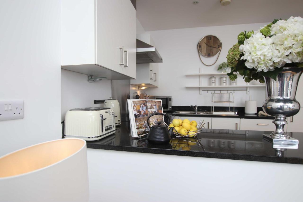 Apartment Aisiki At Clarendon Lofts, 2 Bedrooms And 2 Bathrooms Flat,king Or Twin Beds, With Free Wifi And Free Parking *
