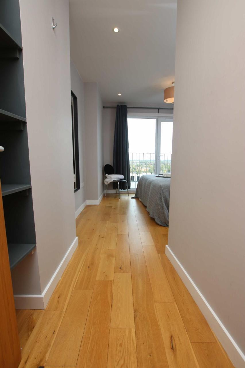 Apartment Aisiki At Clarendon Lofts, 2 Bedrooms And 2 Bathrooms Flat,king Or Twin Beds, With Free Wifi And Free Parking *